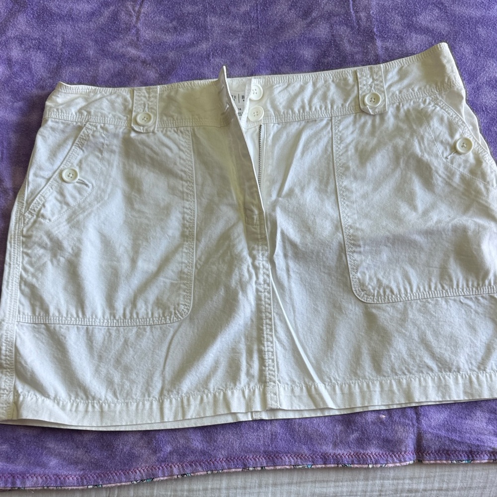 White House Black Market Ivory Skirt